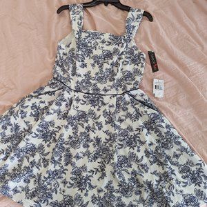 Spring dress With Pockets! Size 13/14